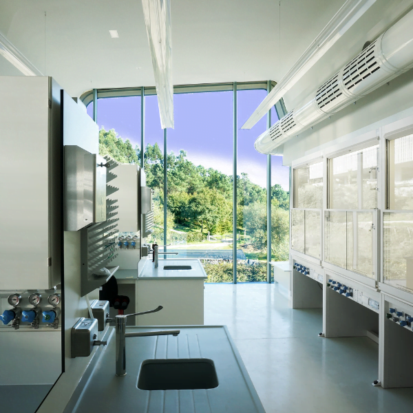 Laborial – Greenflow, High Efficiency Fume Hoods